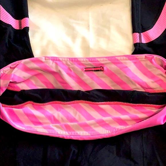 Lululemon size 10 running capris pink stripe - Picture 7 of 7